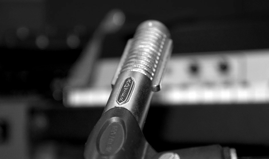 acoustic guitar miking