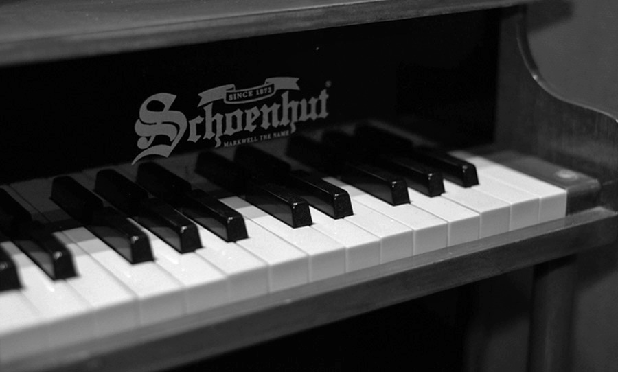 Schoenhut Toy Piano