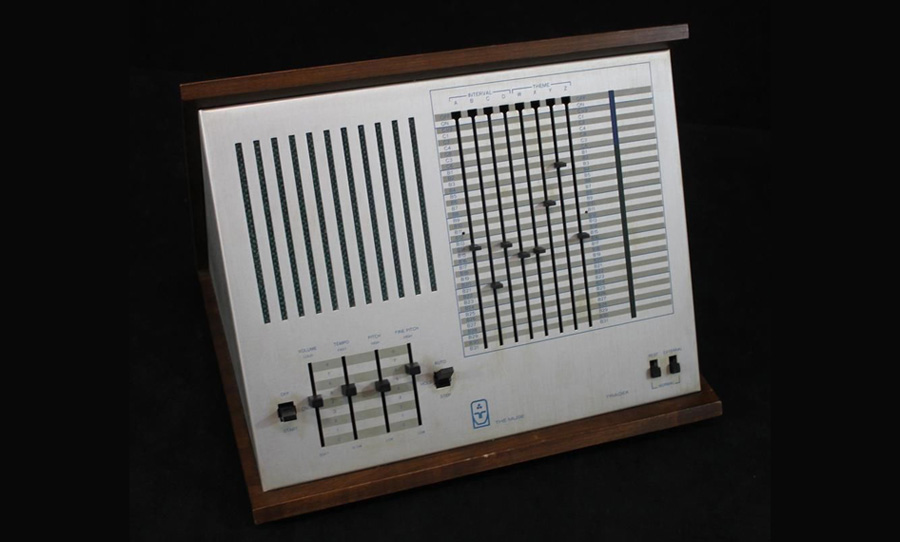 triadex muse synthesiser synth synthesizer html online virtual version enmore audio