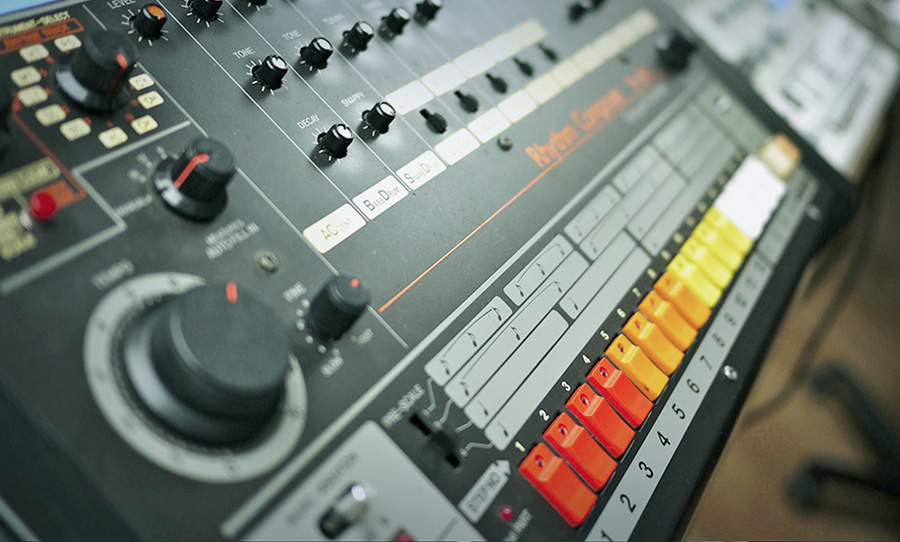 TR-808 TR-909 software instruments virtual instrument VST roland cloud