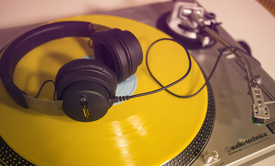 audio-technica at-pro7x on-ear dj monitor headphones