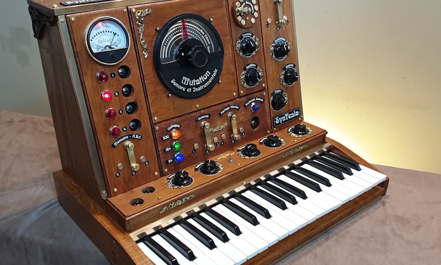 SynTesla Synth