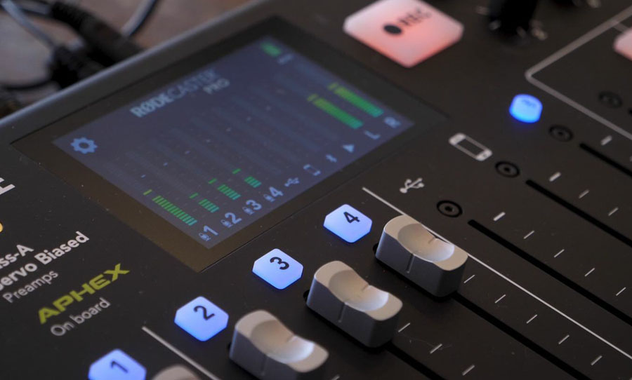 rodecaster pro podcasting studio