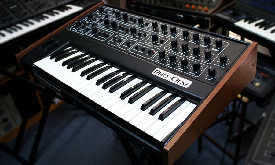 sequential circuits pro one analog monosynth